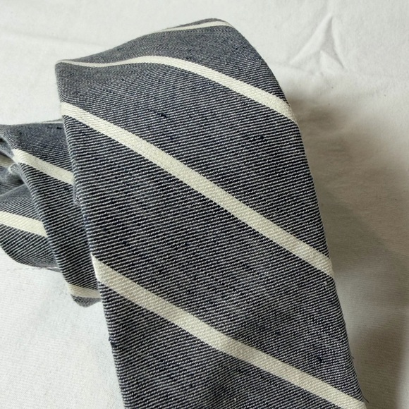 NWT N. Crew Hand Made in USA Linen Silk Blend Slim Classic Gray Striped Tie - Picture 4 of 11